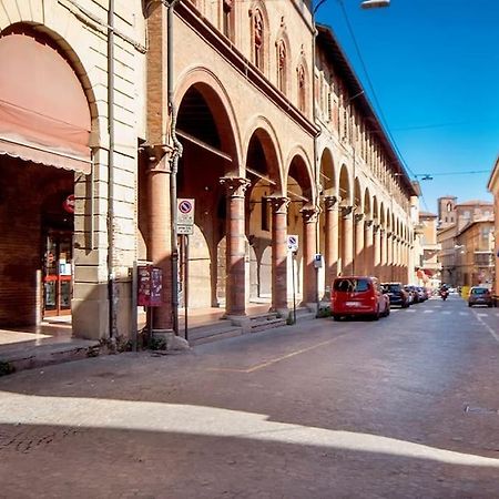 Апартаменты Ground Floor Luxe Historic Studio City Centre Болонья Экстерьер фото