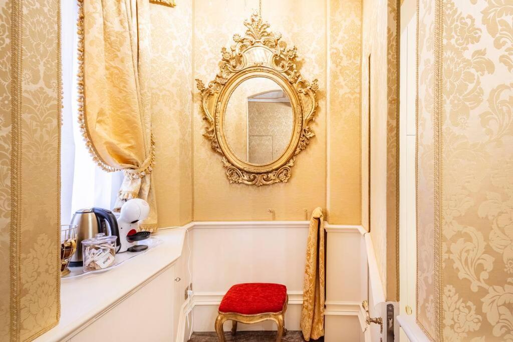 Апартаменты Ground Floor Luxe Historic Studio City Centre Болонья Экстерьер фото