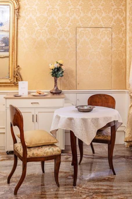 Апартаменты Ground Floor Luxe Historic Studio City Centre Болонья Экстерьер фото